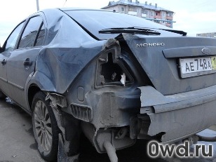 Битый автомобиль Ford Mondeo