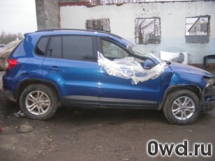 Битый автомобиль Volkswagen Tiguan