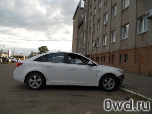 Битый автомобиль Chevrolet Cruze